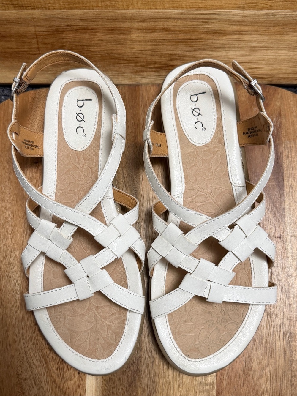 b.o.c. | Women’s Creamy White Strappy Crisscross Sandals, Size 8m